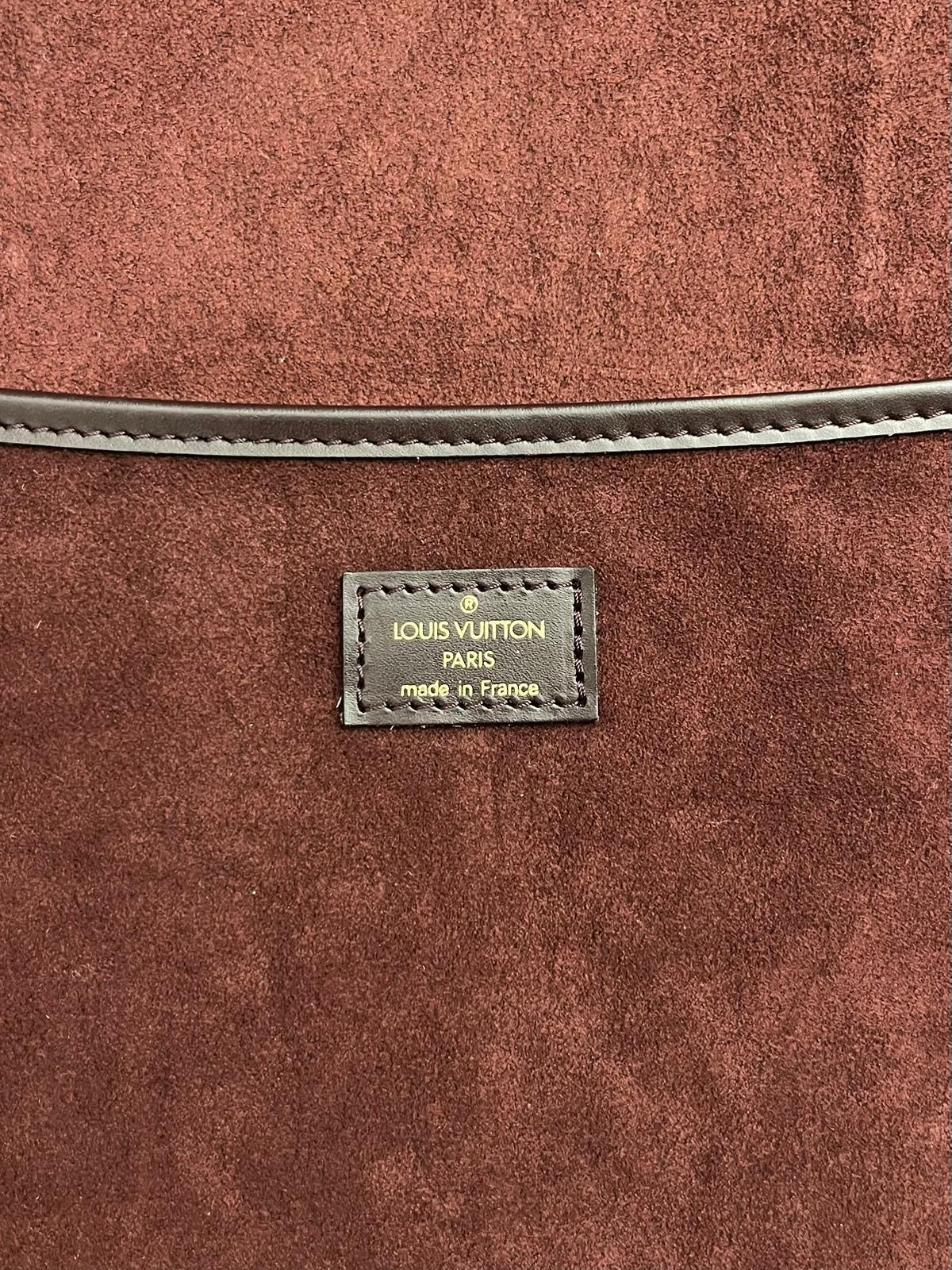 Louis Vuitton Helanga Taiga