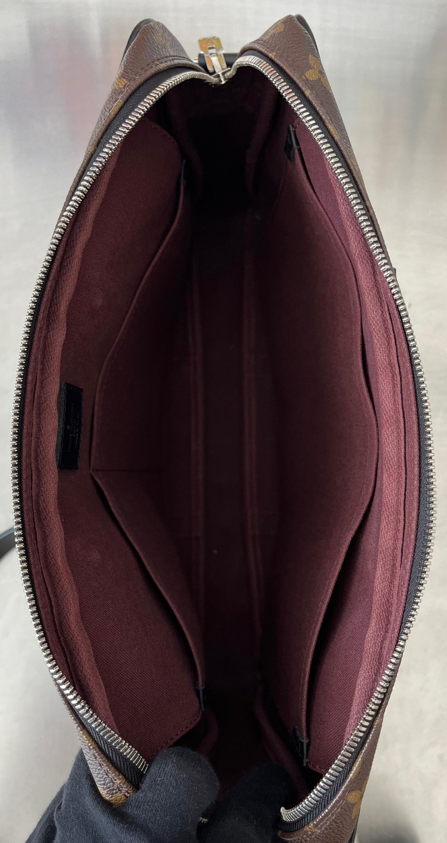 Louis Vuitton Porte-Documents Voyage Macassar