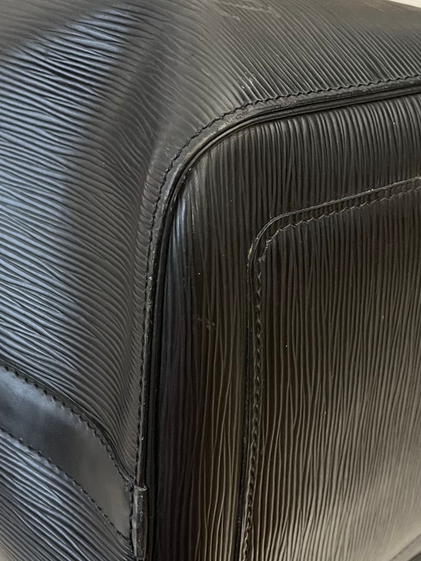 Louis Vuitton Keepall 45 Epi