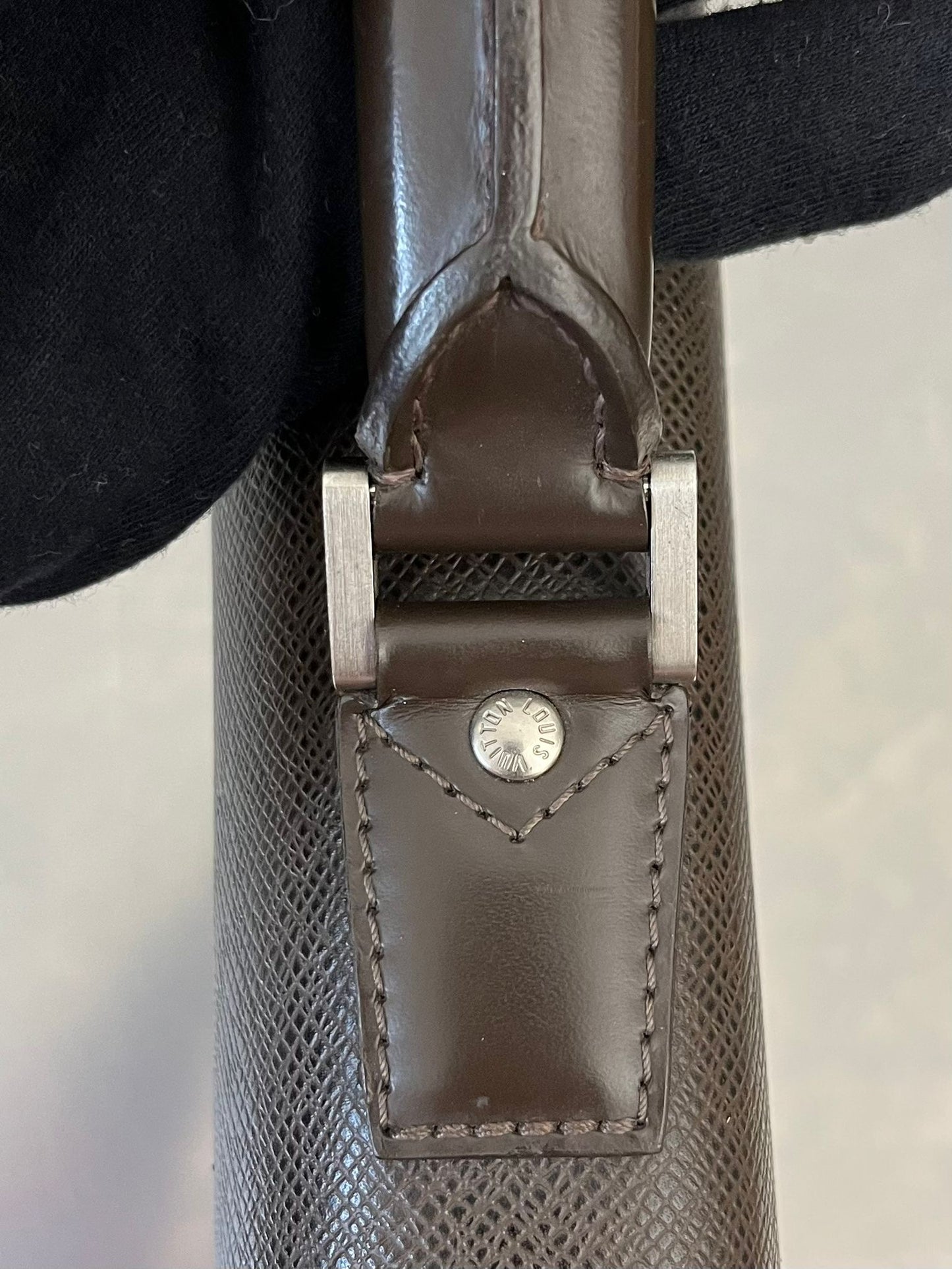 Louis Vuitton Laguito Taiga