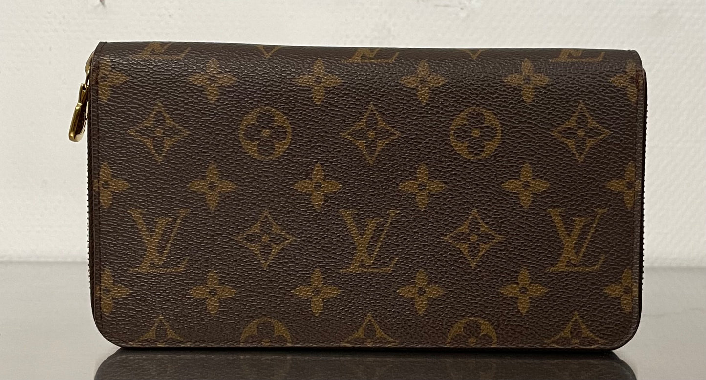 Louis Vuitton Zippy Organizer