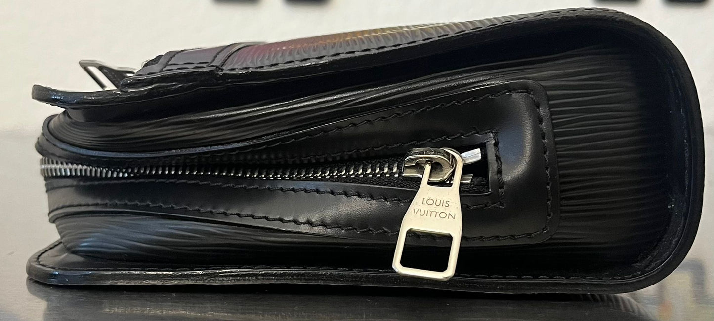 Louis Vuitton Hoche Epi