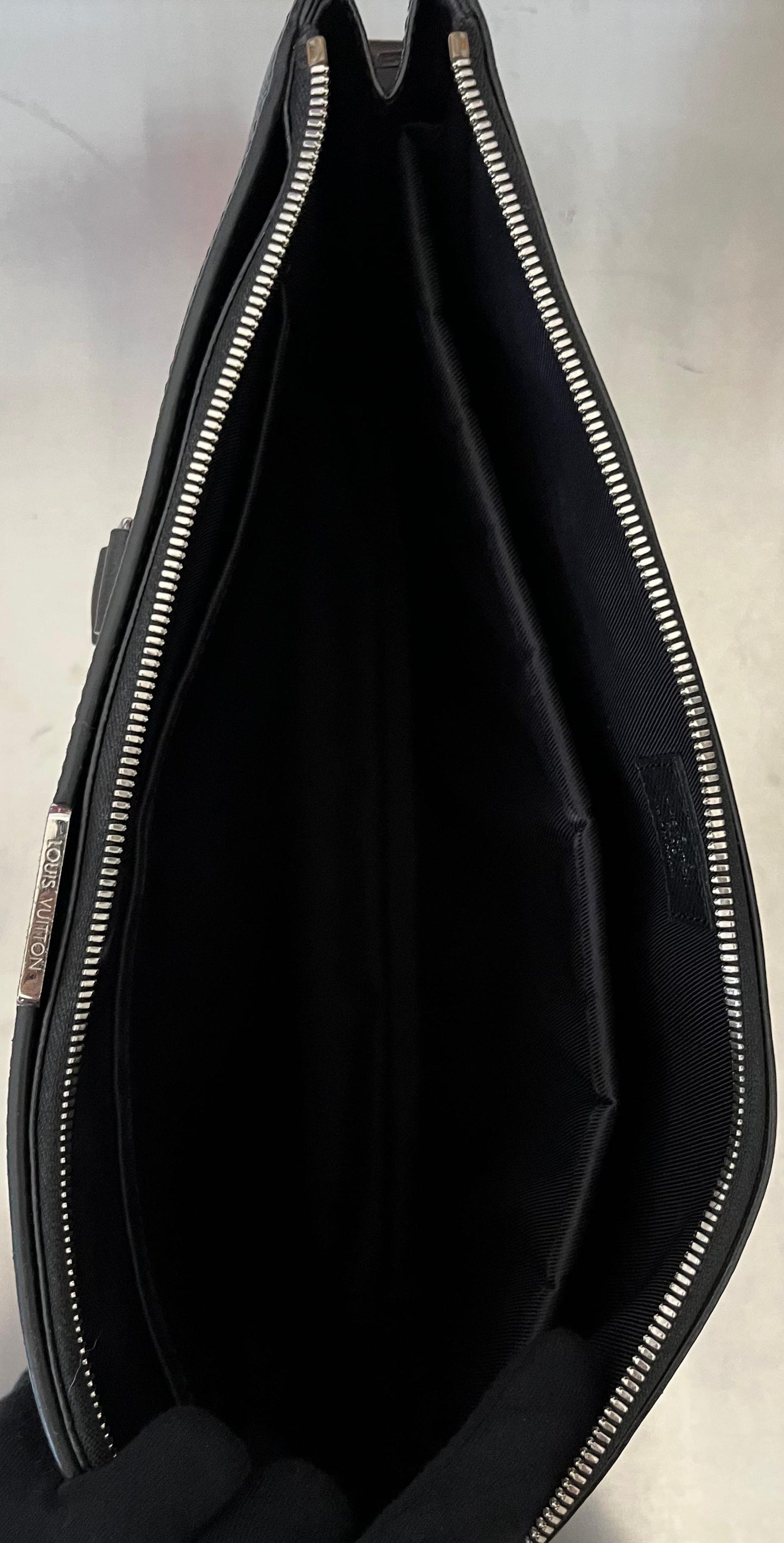 Louis Vuitton Anton