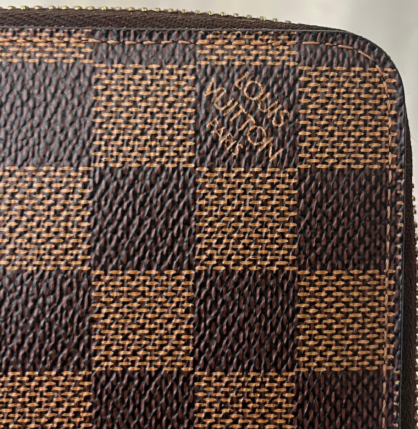 Louis Vuitton Zippy Damier