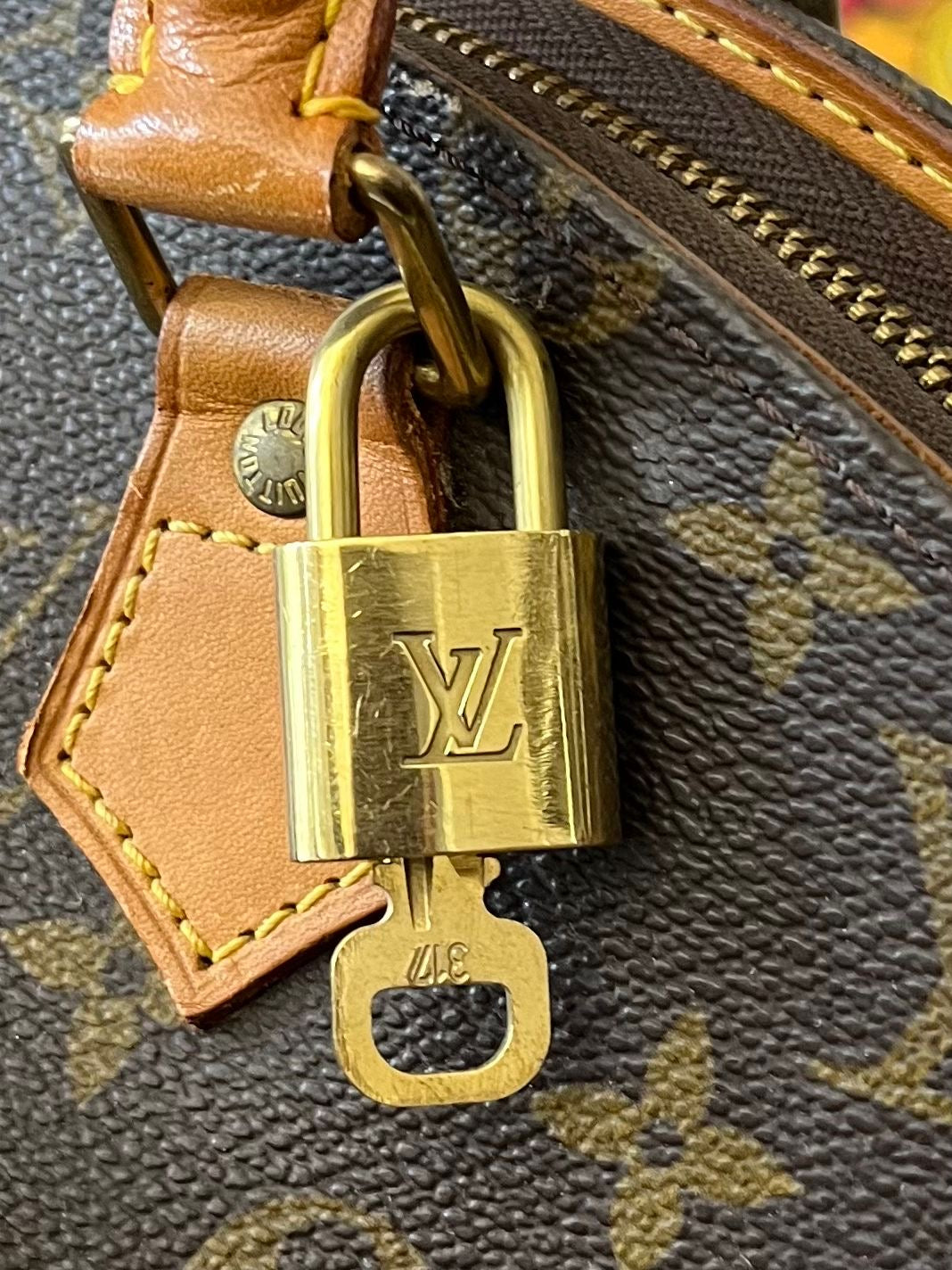 Louis Vuitton Ellipse MM