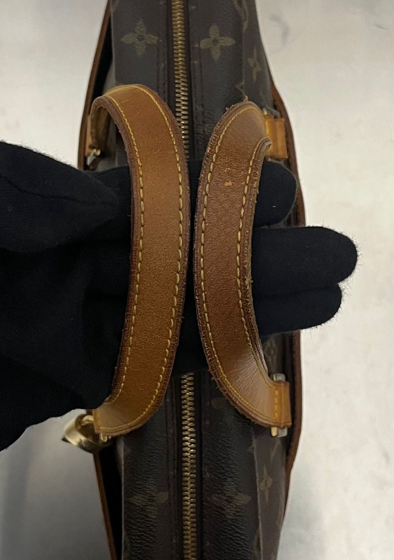 Louis Vuitton Porte Documents Pegase Monogram
