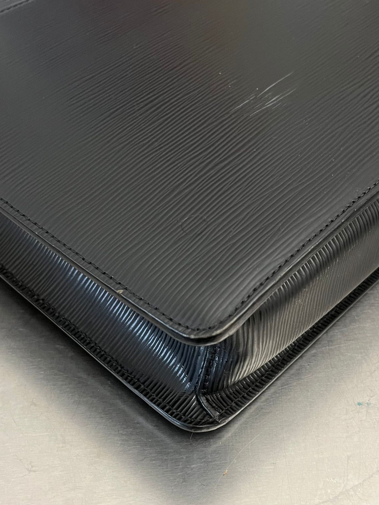 Louis Vuitton Robusto Epi