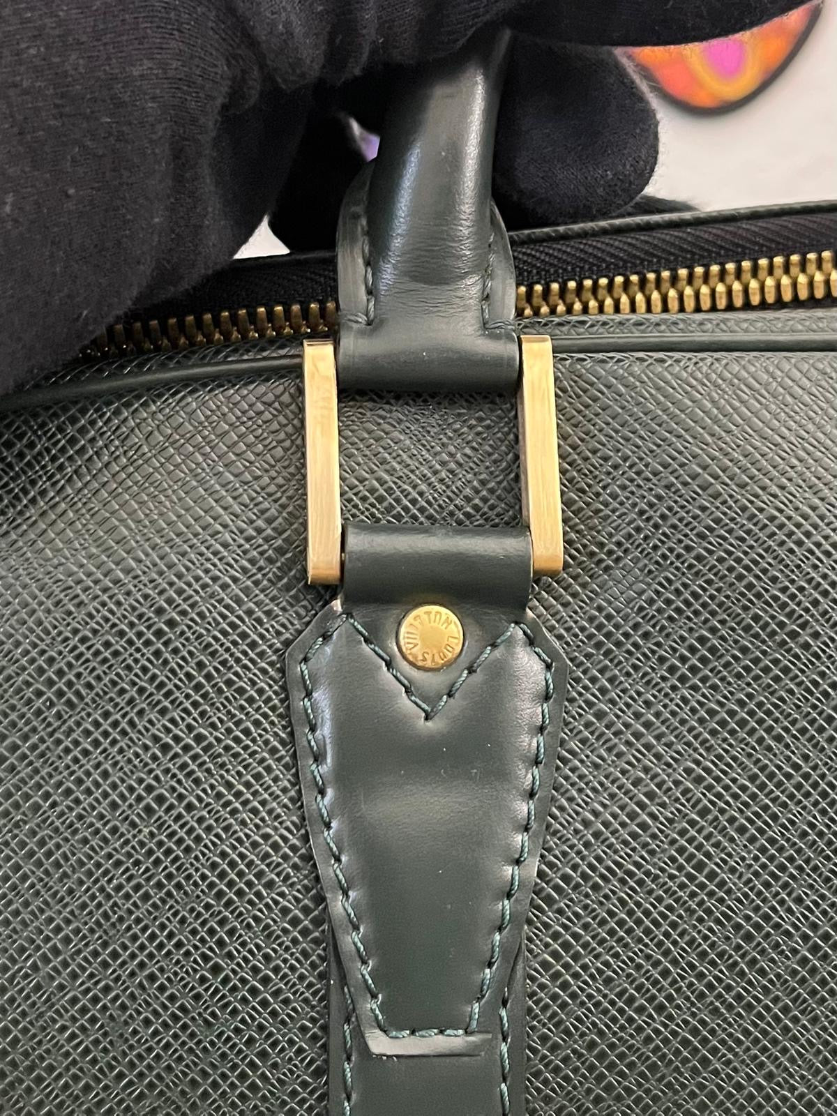 Louis Vuitton Helanga Taiga