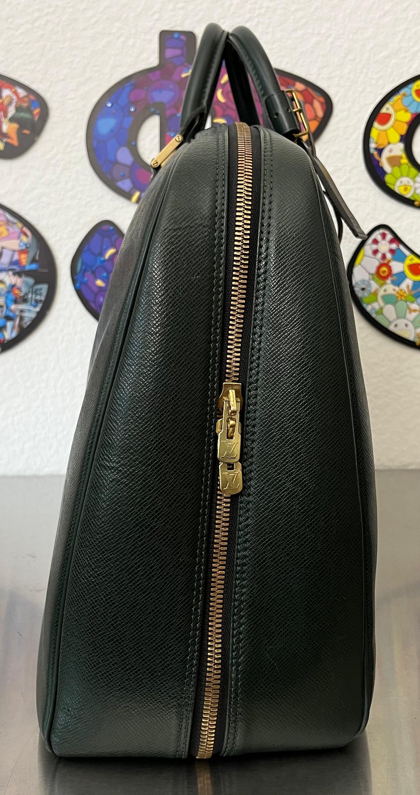 Louis Vuitton Helanga Taiga