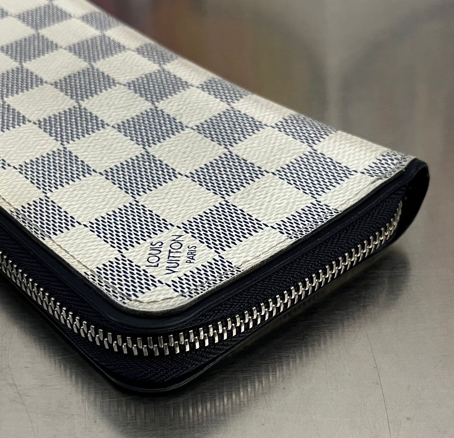 Louis Vuitton Zippy Vertical Damier Azur