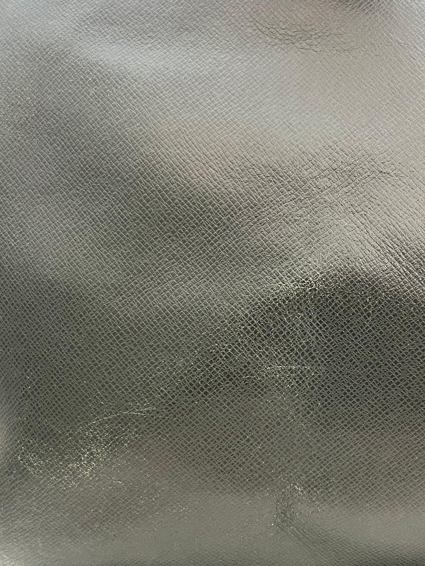 Louis Vuitton Kendall GM Taiga