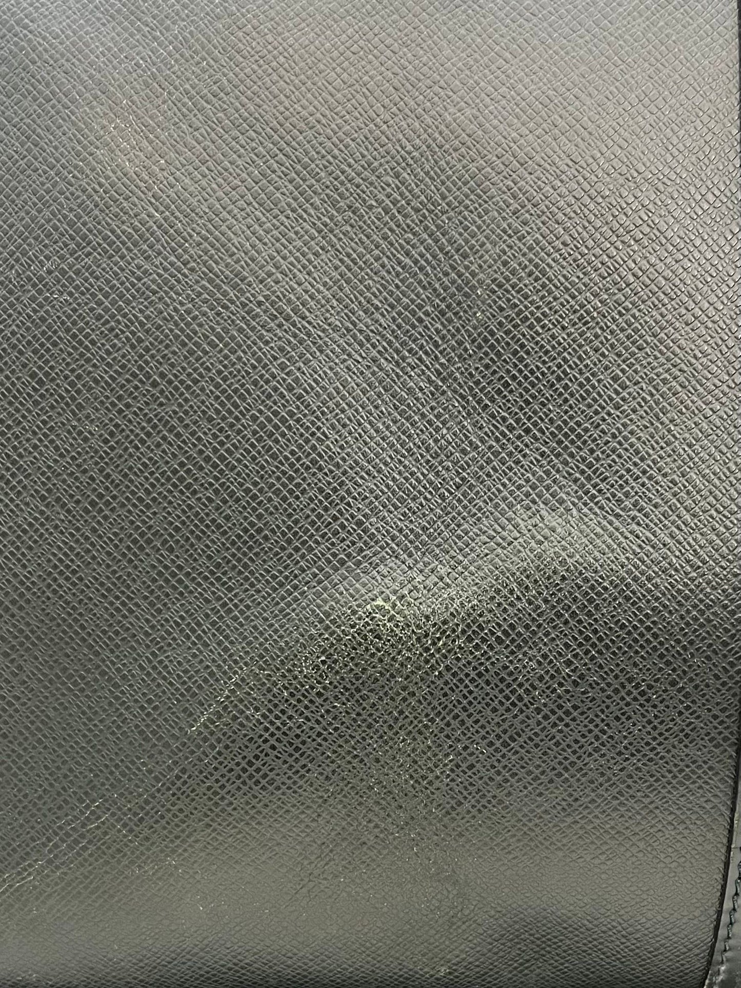 Louis Vuitton Kendall GM Taiga