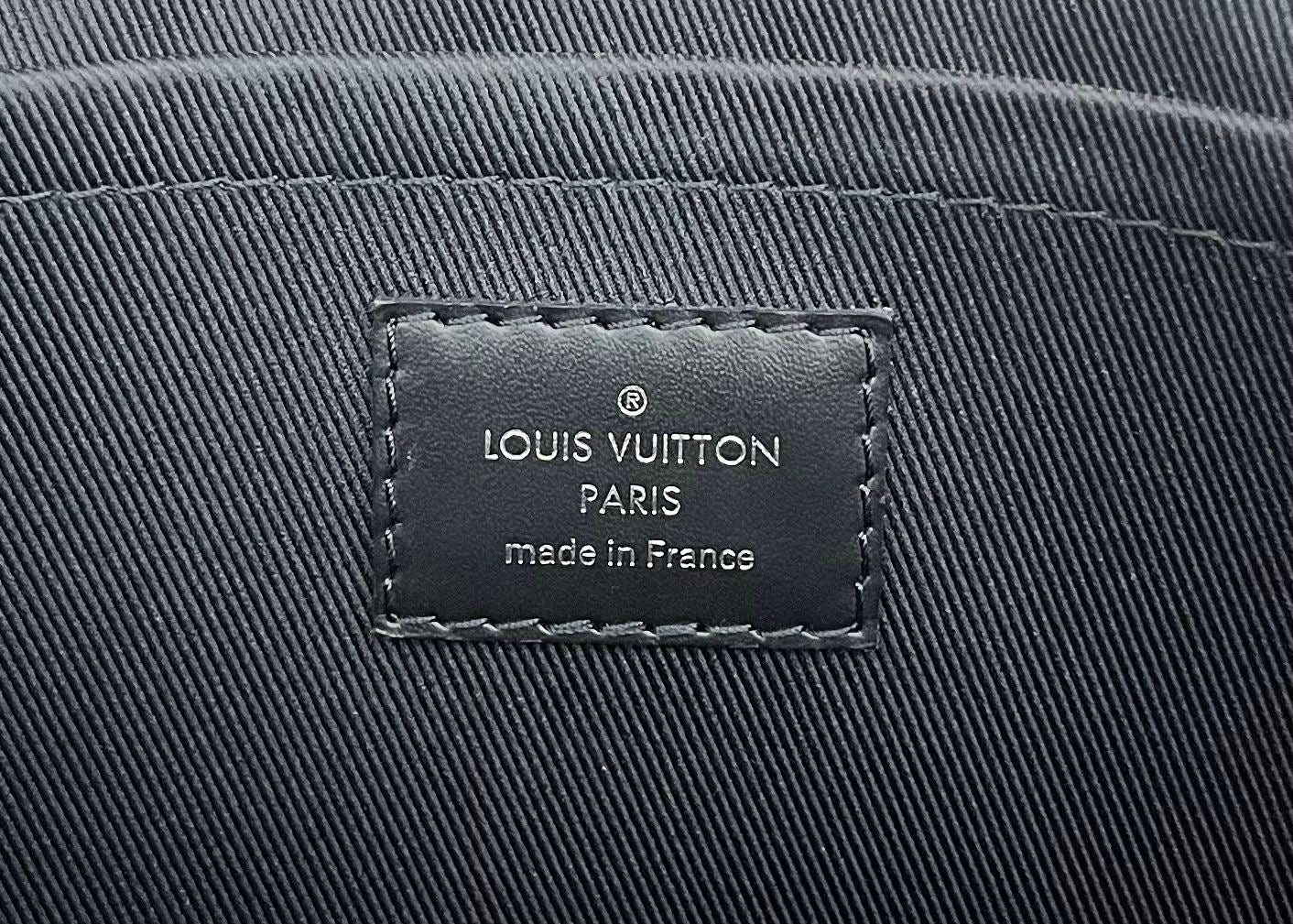 Louis Vuitton Pochette Discovery GM