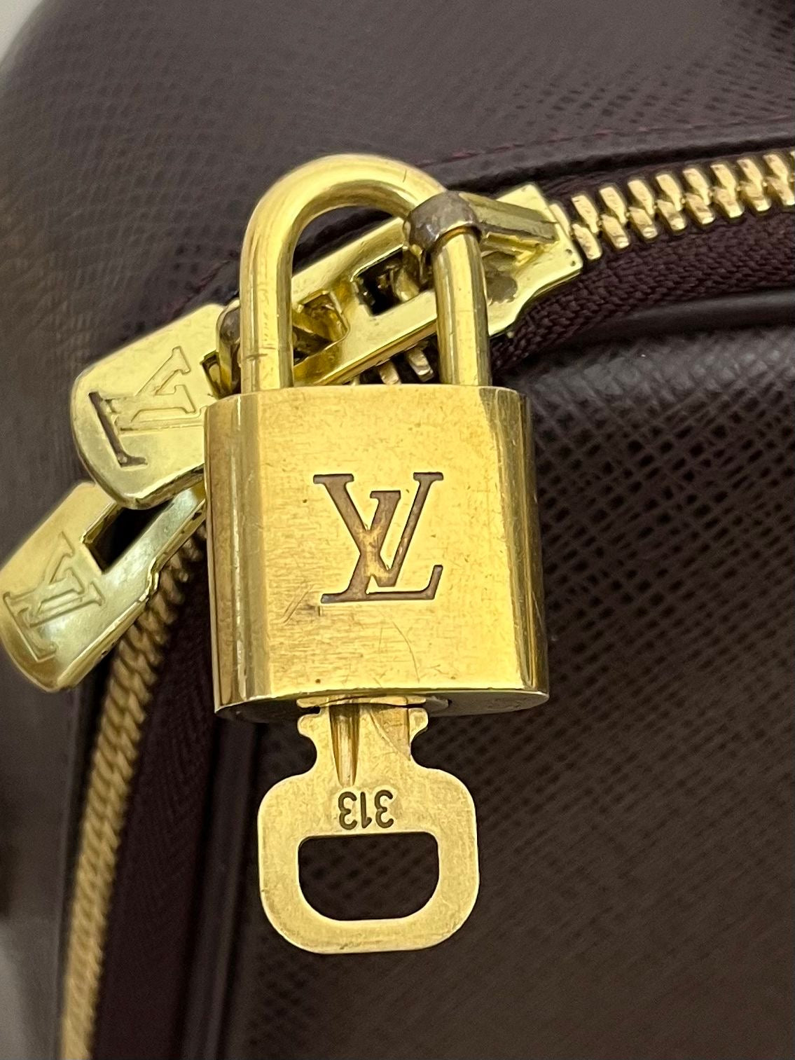 Louis Vuitton Porto Ordina Tour Odessa Taiga