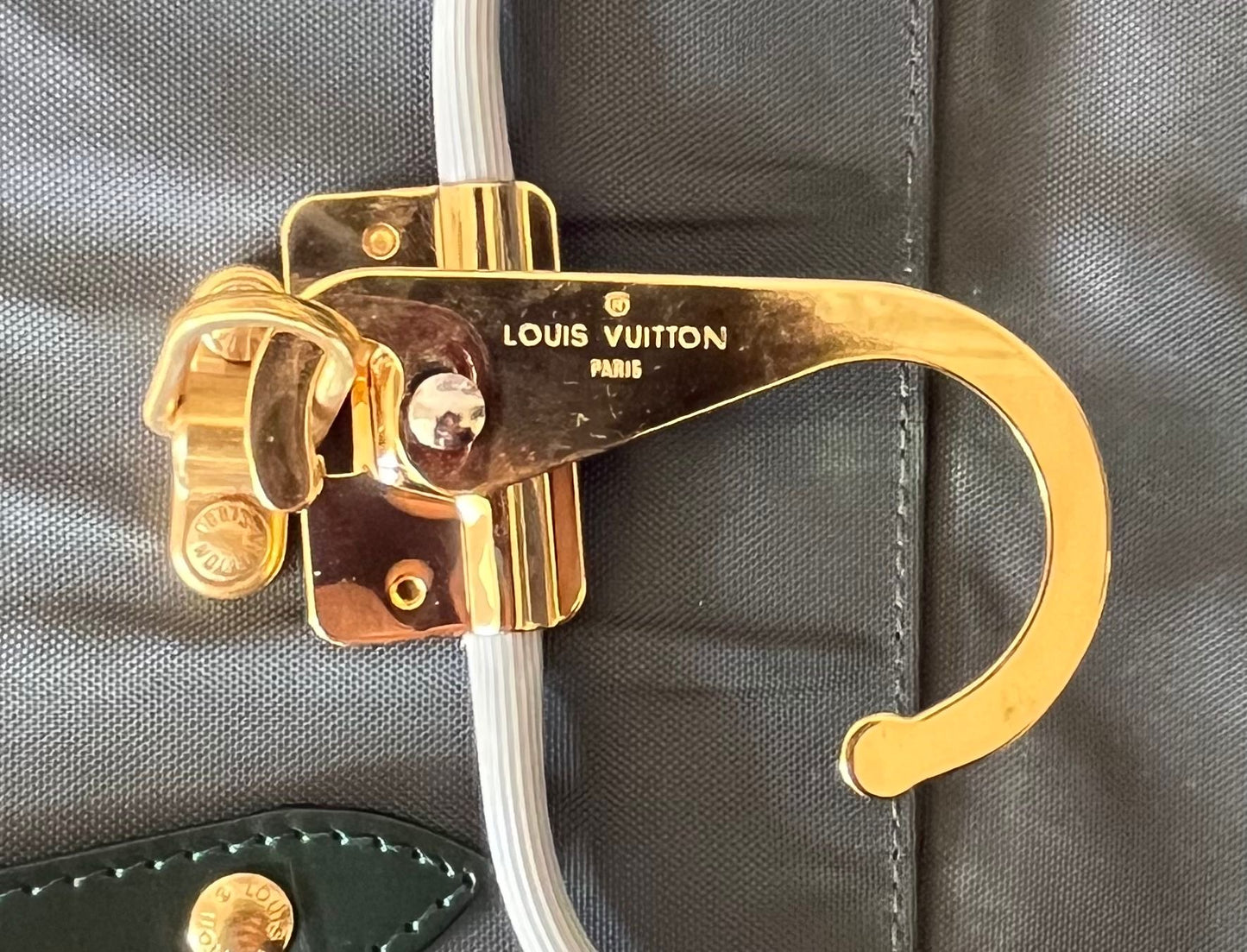Louis Vuitton Helanga Taiga