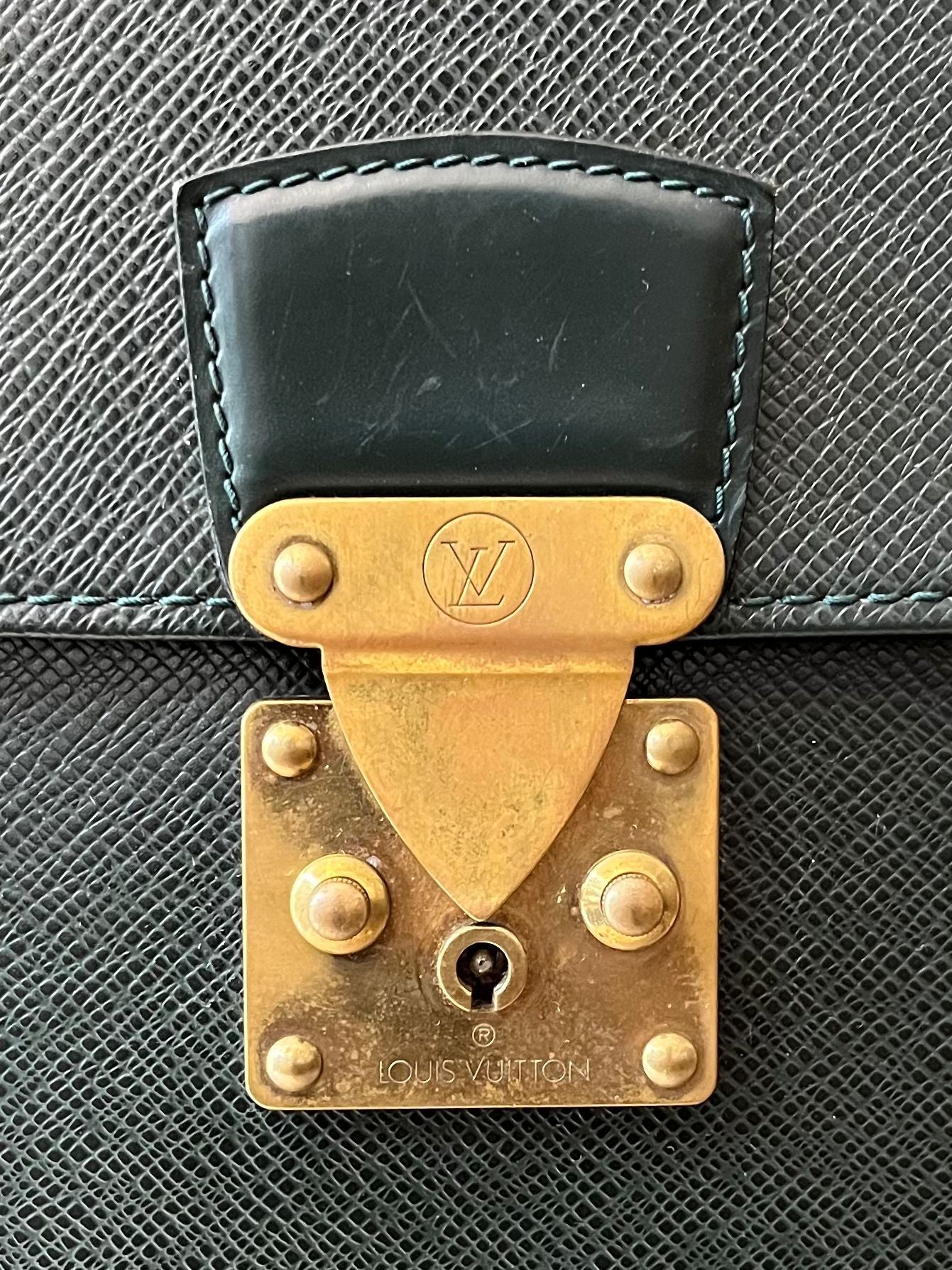 Louis Vuitton Serviette Kourad