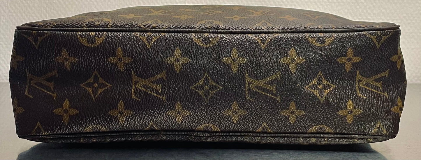 Louis Vuitton Trousse Toilette 28