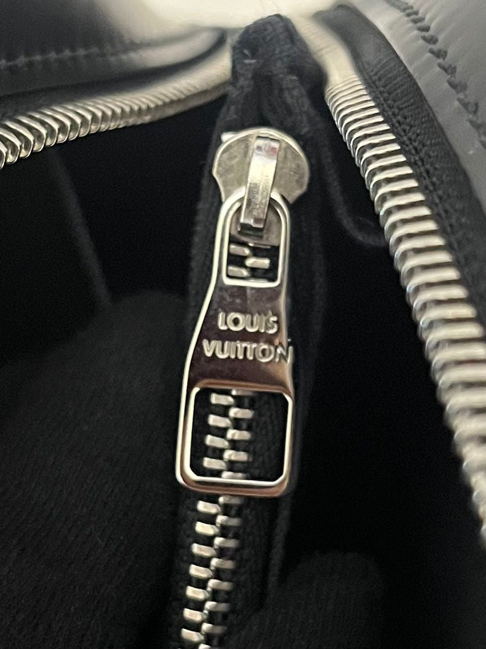 Louis Vuitton Hoche Epi