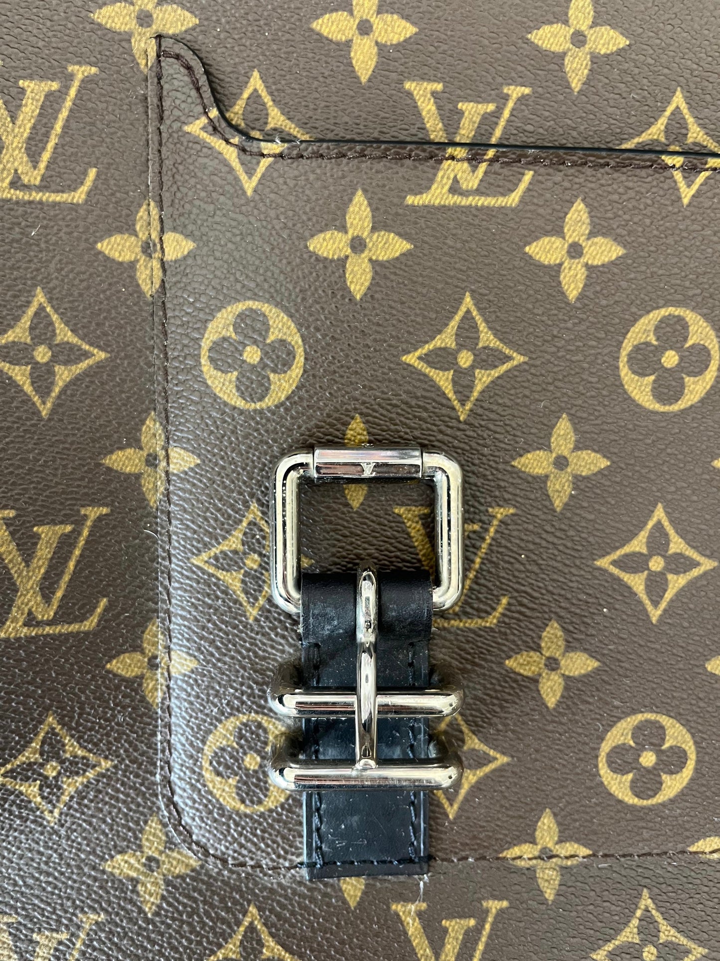 Louis Vuitton Larry Monogram Makassar