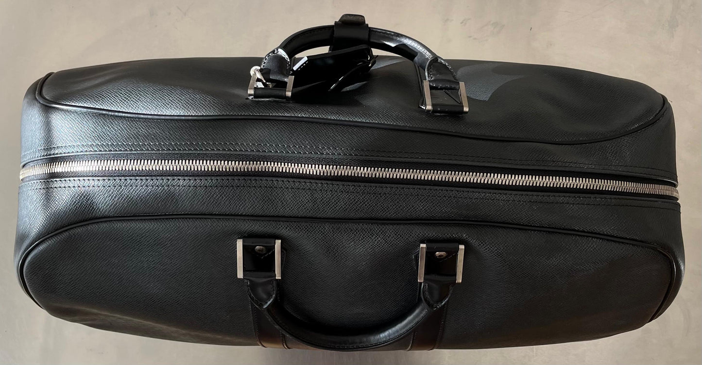 Louis Vuitton Kendall GM Taiga Leder