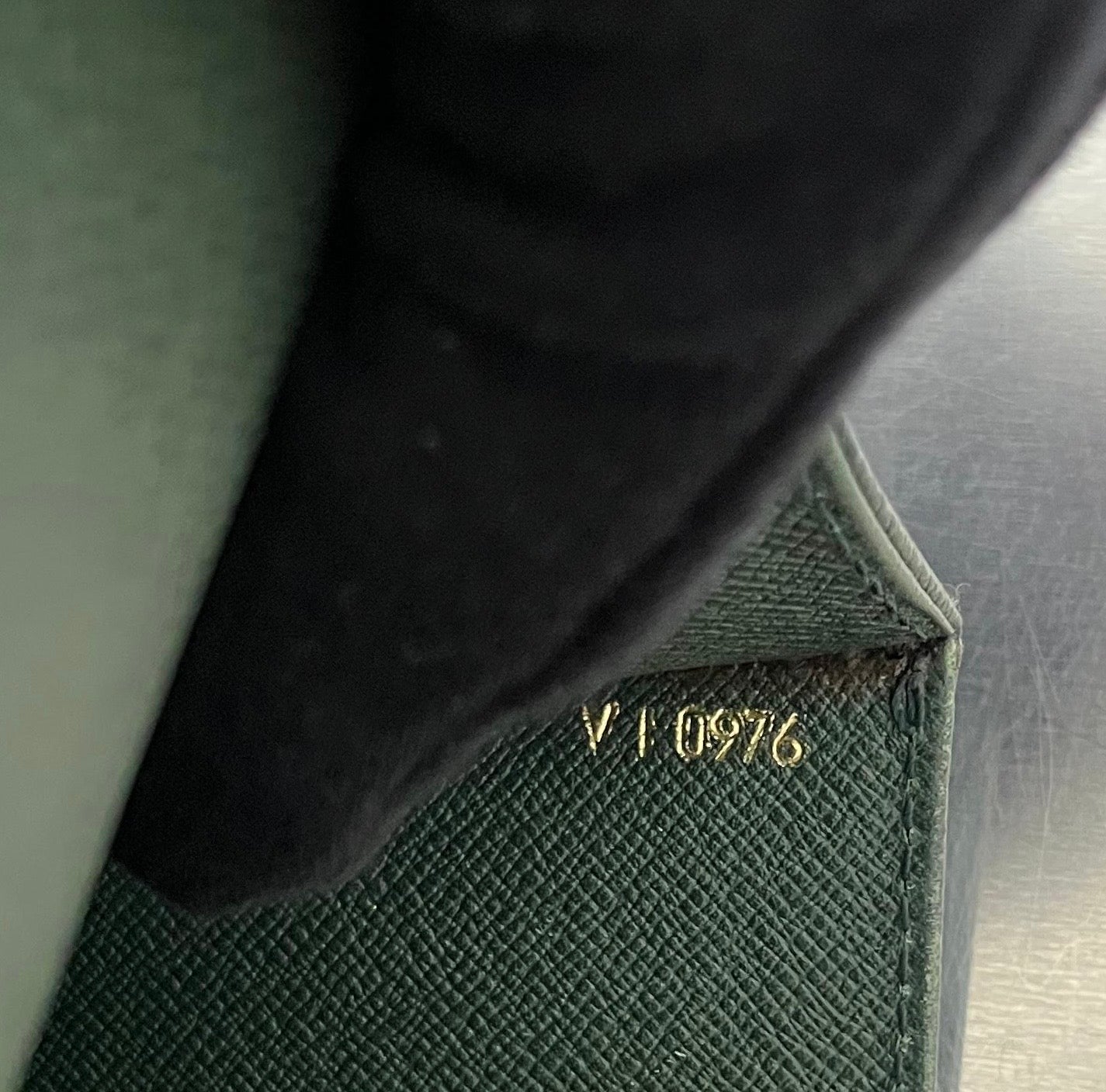 Louis Vuitton Serviette Kourad