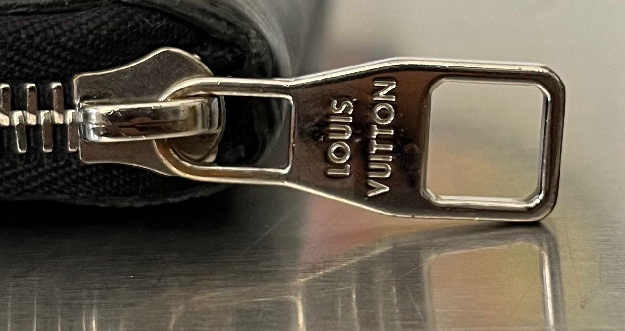Louis Vuitton Zippy Vertical Epi