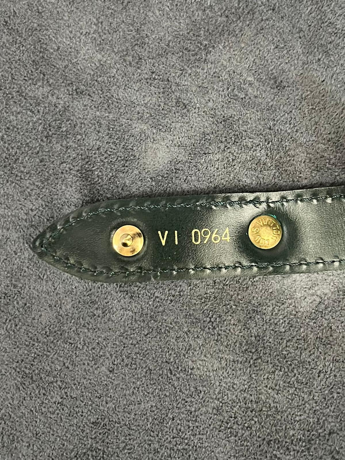 Louis Vuitton Helanga Taiga