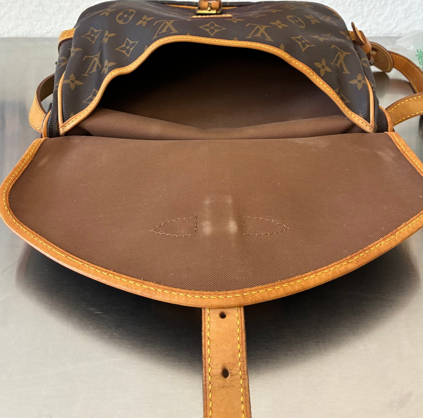 Louis Vuitton Saumur 30