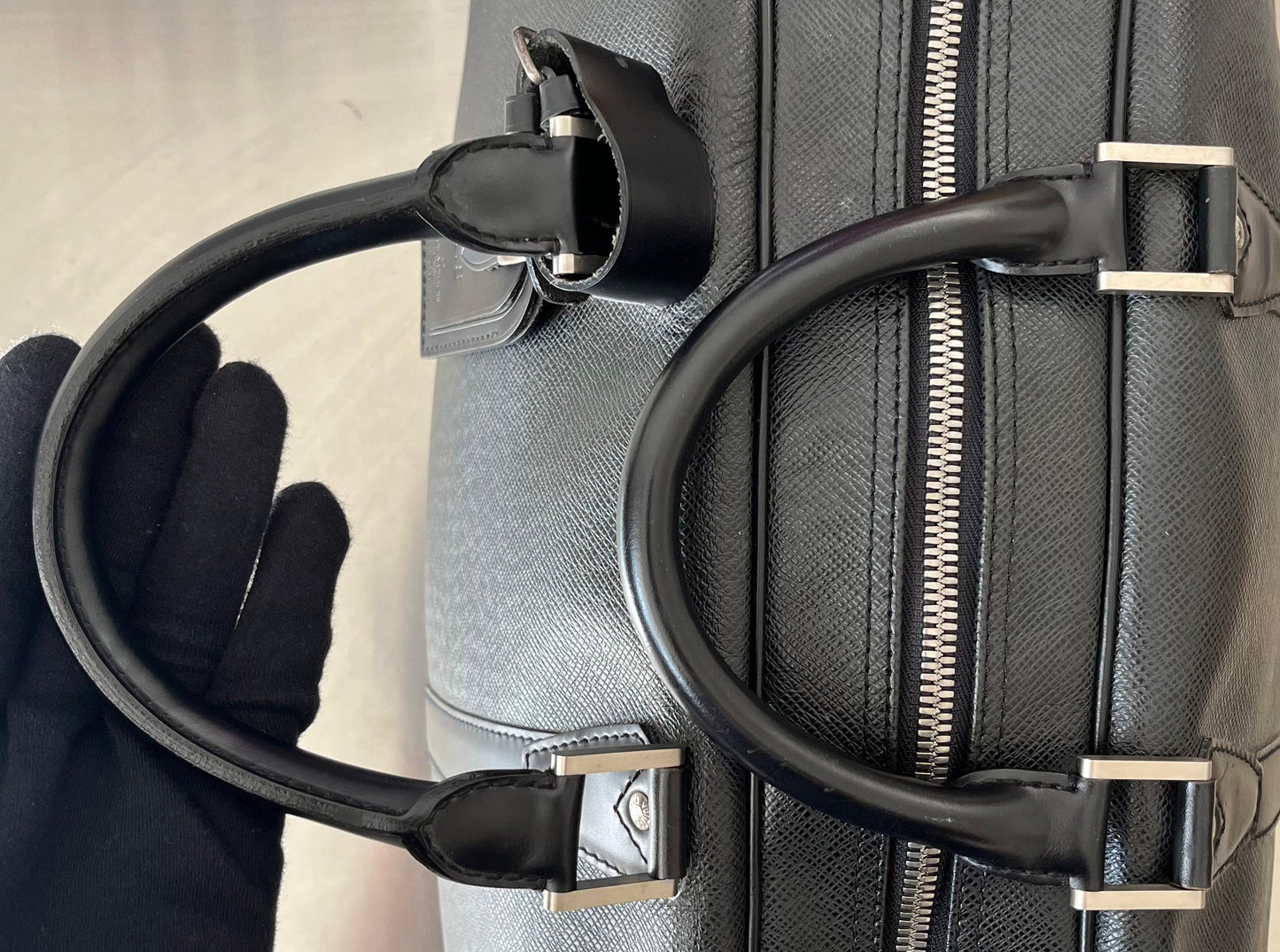 Louis Vuitton Kendall PM Taiga