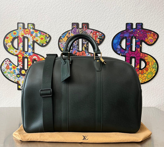 Louis Vuitton Kendall PM Taiga Leder