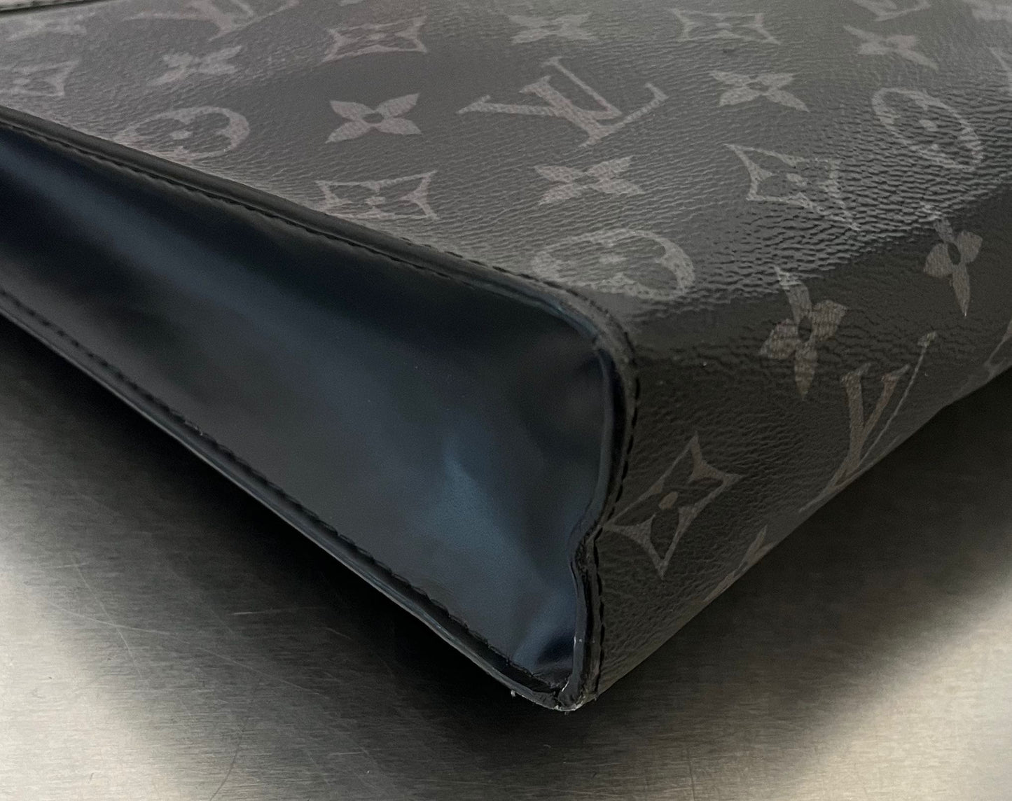 Louis Vuitton Pochette Voyage MM