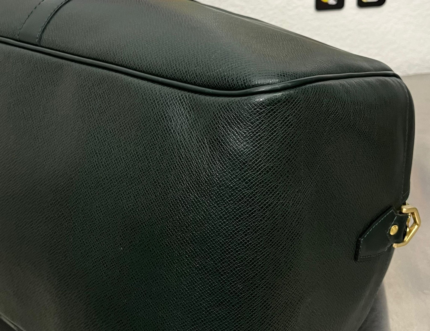 Louis Vuitton Kendall GM Taiga Leder