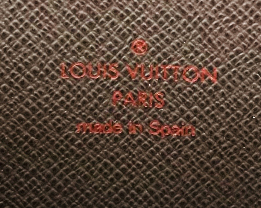Louis Vuitton Zippy Damier