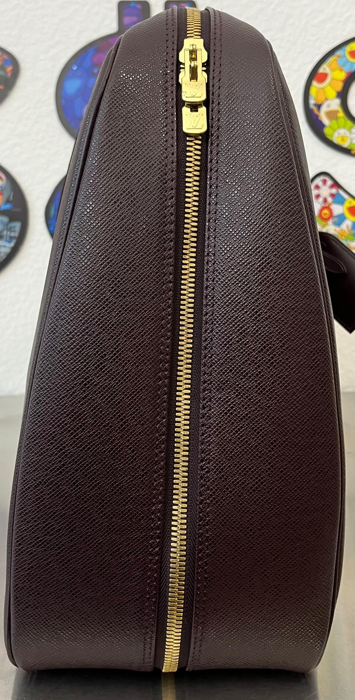 Louis Vuitton Helanga Taiga