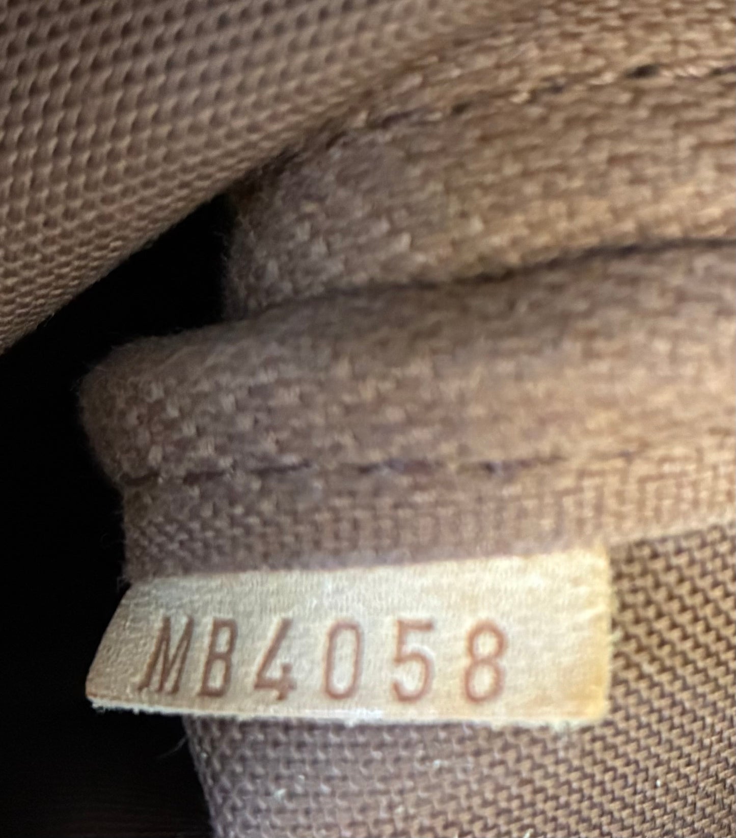 Louis Vuitton Saumur 30