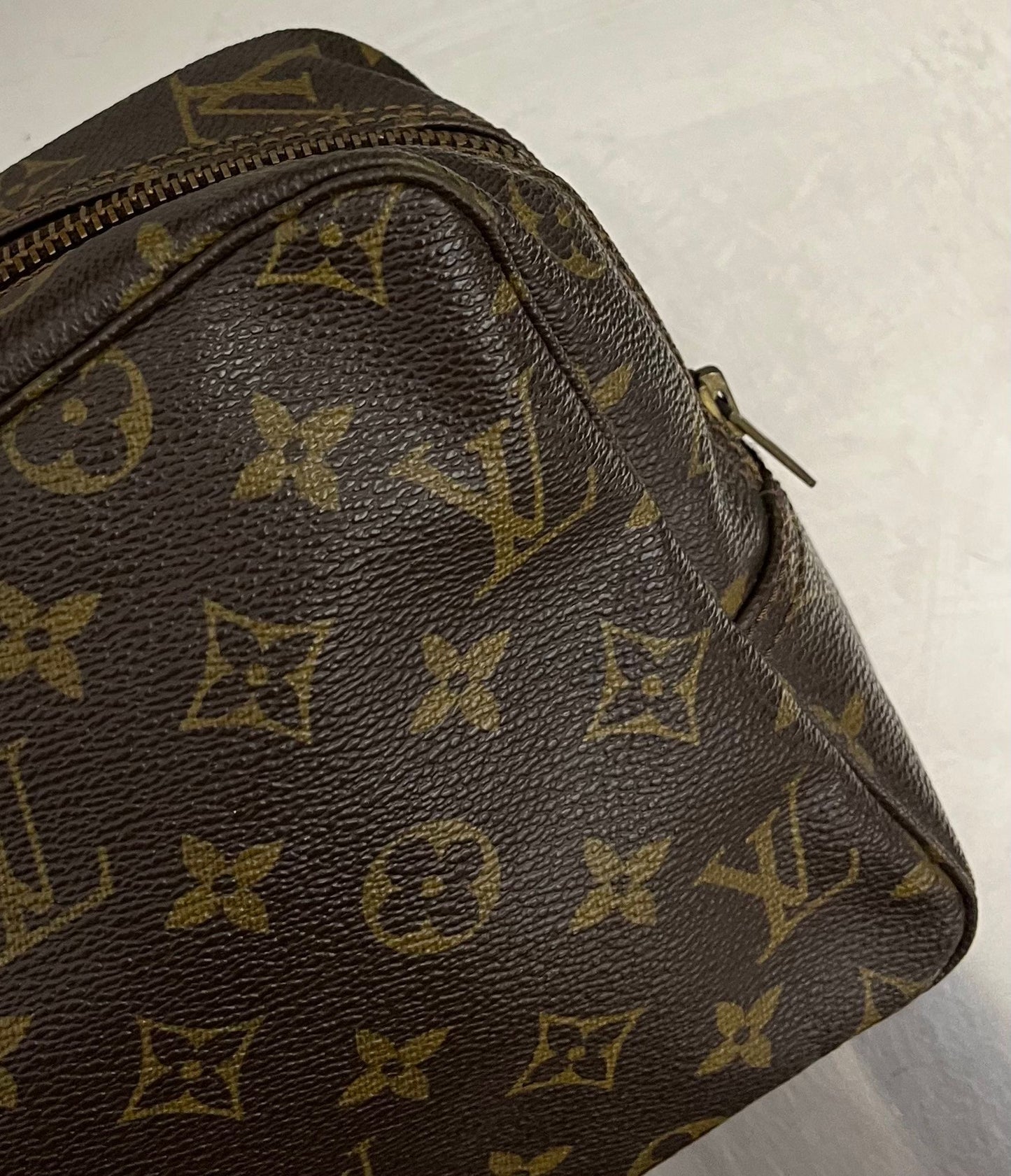 Louis Vuitton Trousse Toilette 28