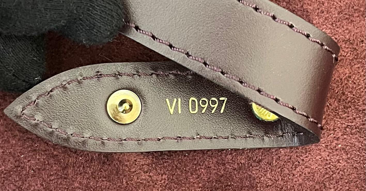 Louis Vuitton Helanga Taiga