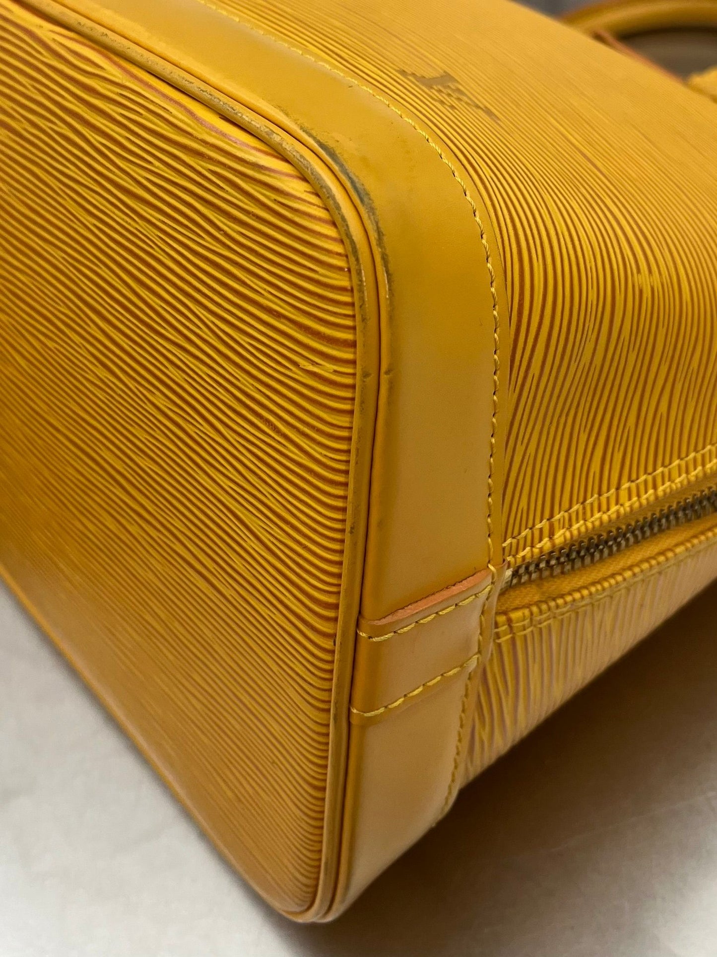 Louis Vuitton Alma PM Epi