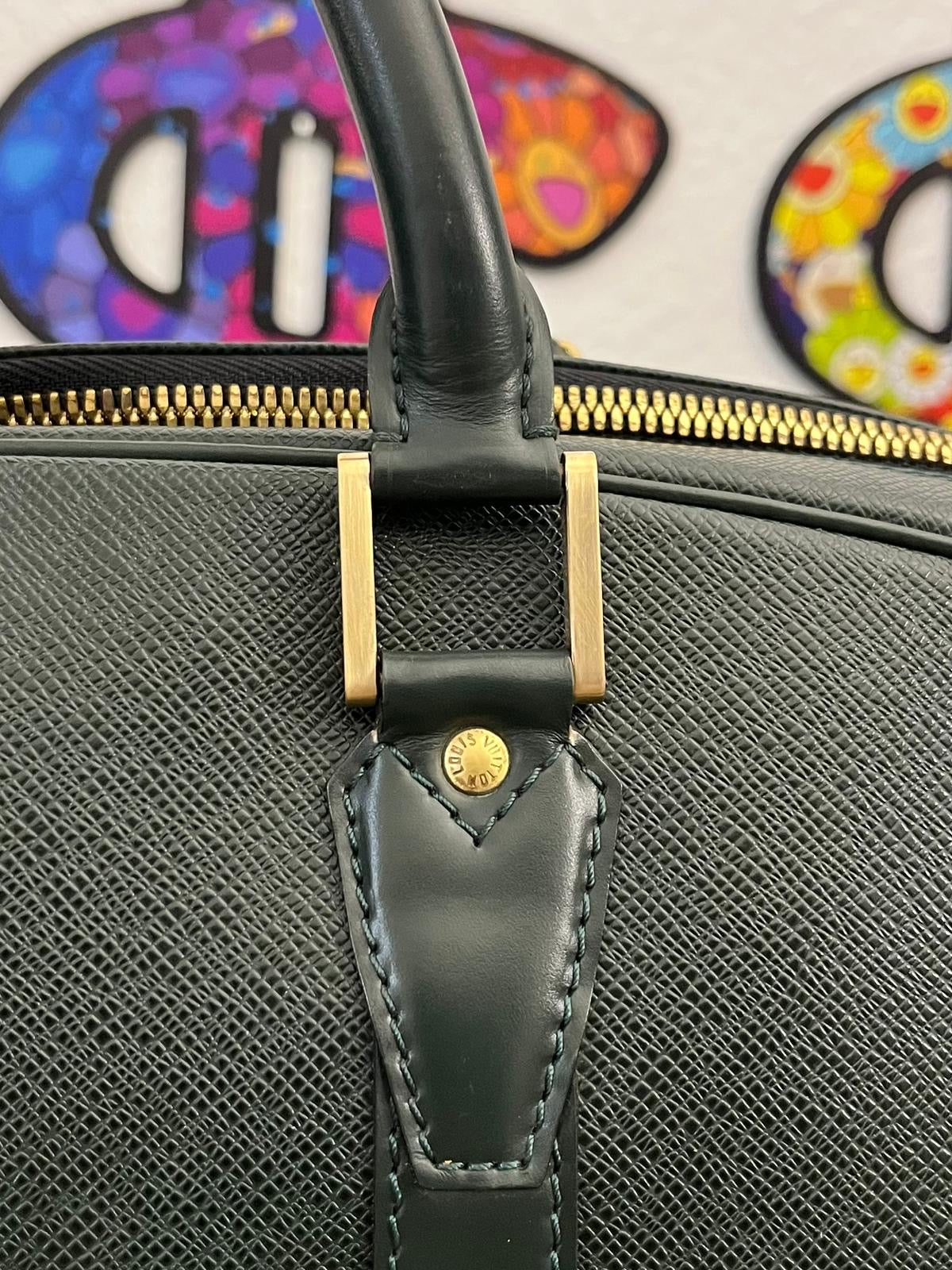 Louis Vuitton Helanga Taiga