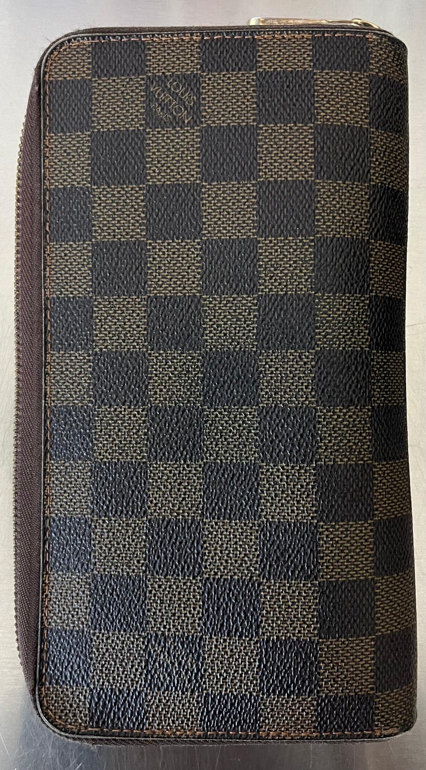 Louis Vuitton Zippy Organizer Damier