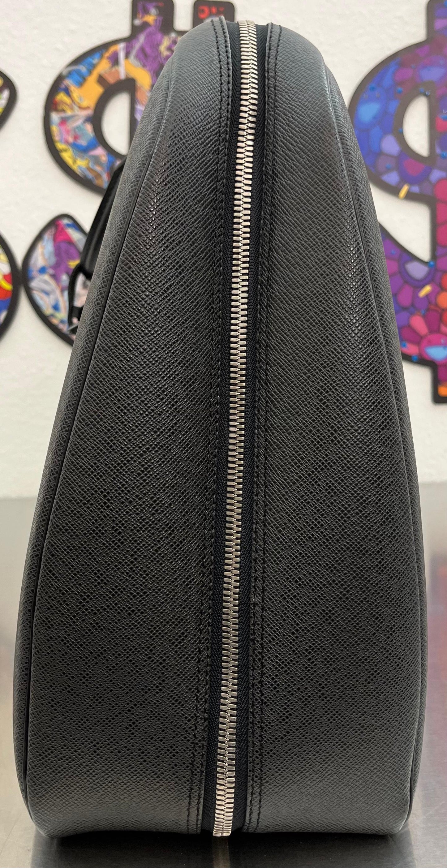 Louis Vuitton Helanga Taiga