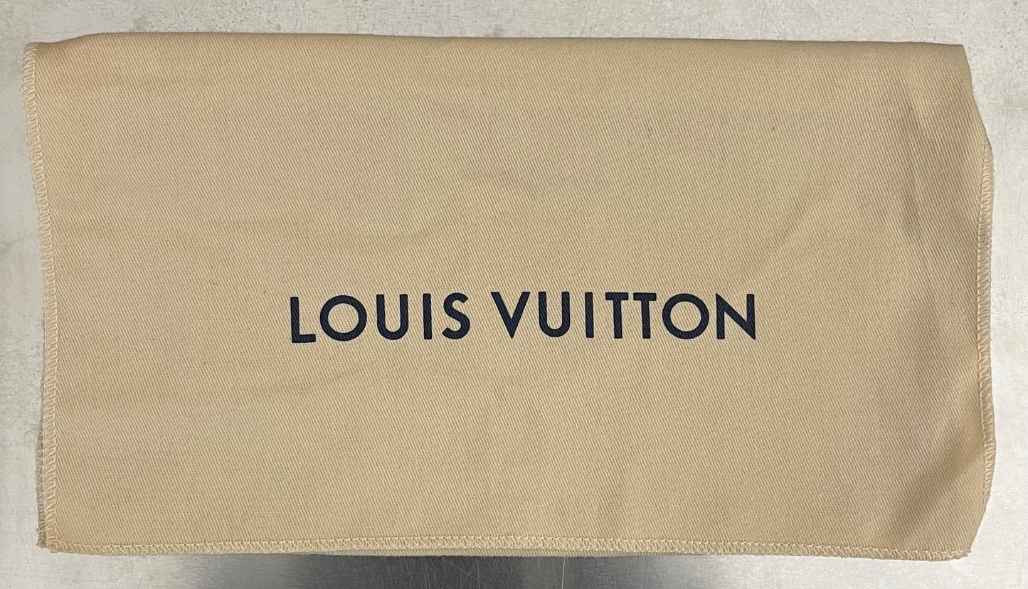 Louis Vuitton Alpha Wearable Geldbörse