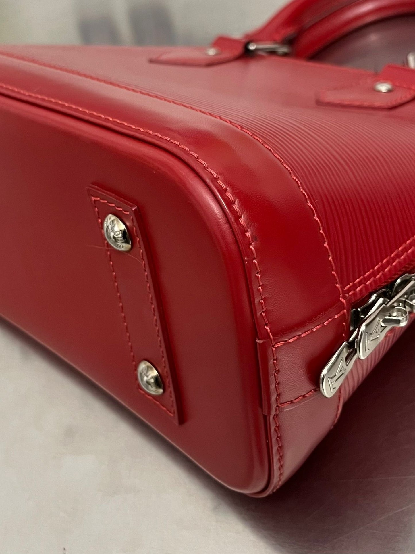 Louis Vuitton Alma BB Epi