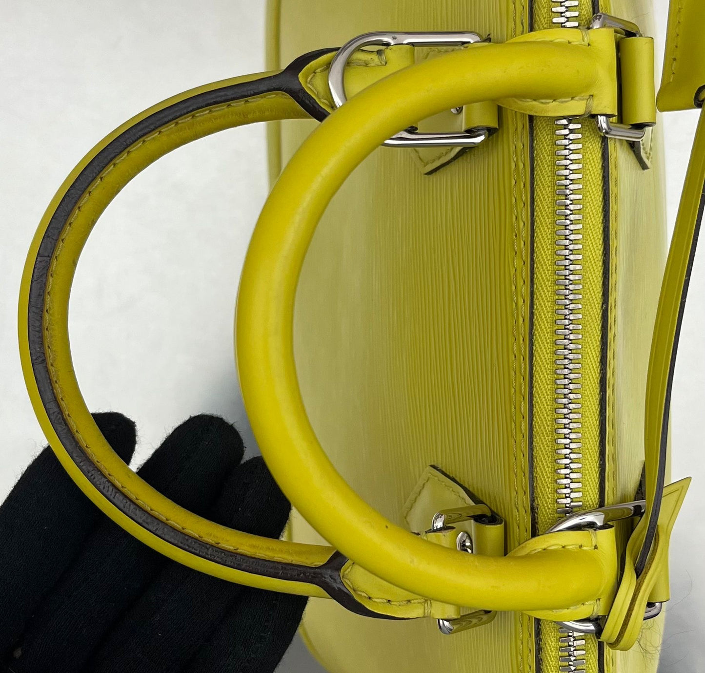 Louis Vuitton Alma PM Epi