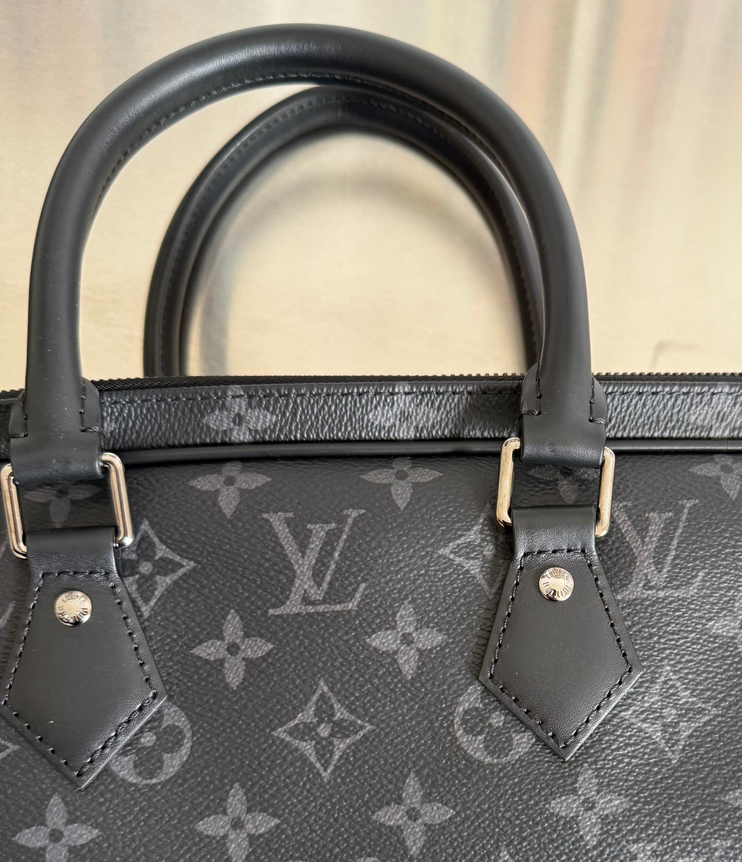Louis Vuitton Kleiderschutzhülle Monogram Eclipse