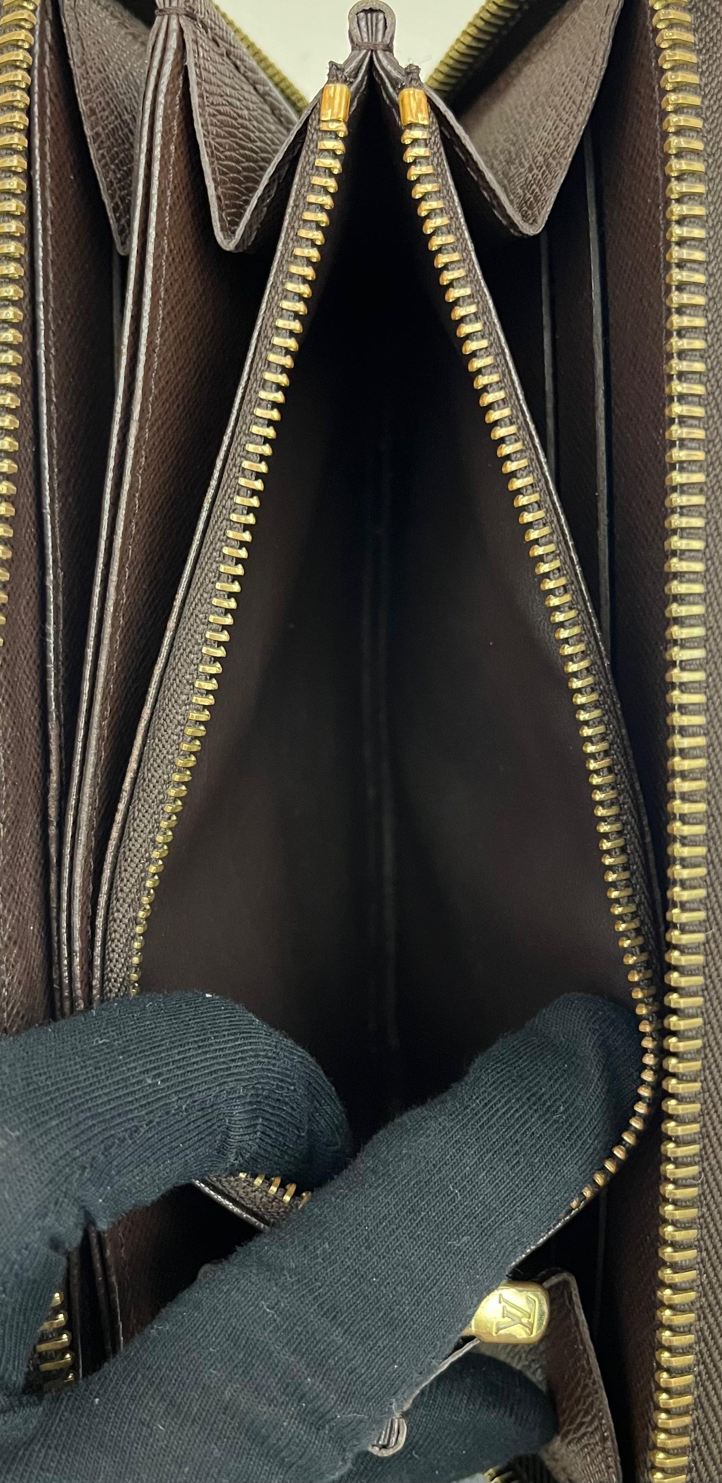 Louis Vuitton Zippy Damier