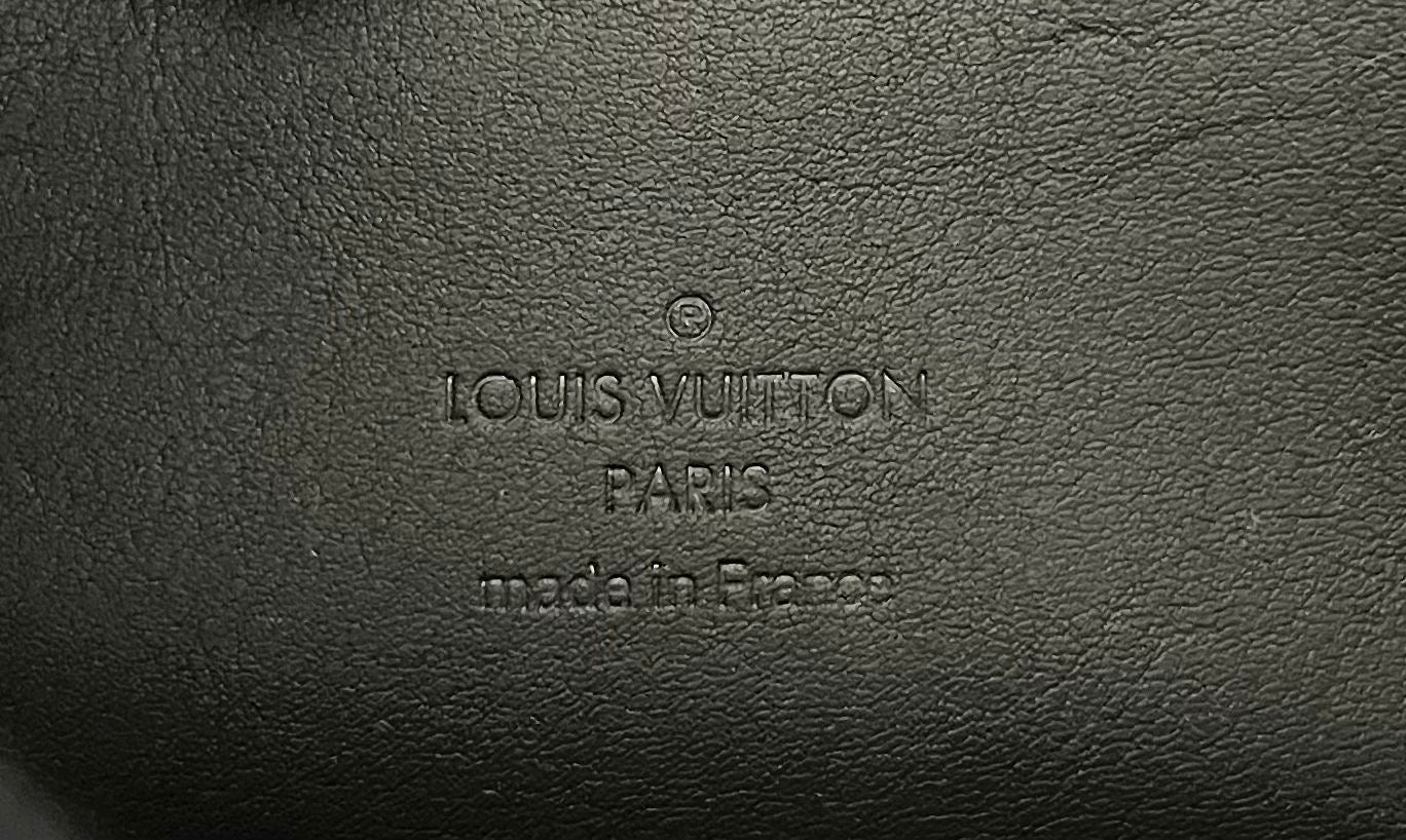Louis Vuitton Alpha Wearable Geldbörse
