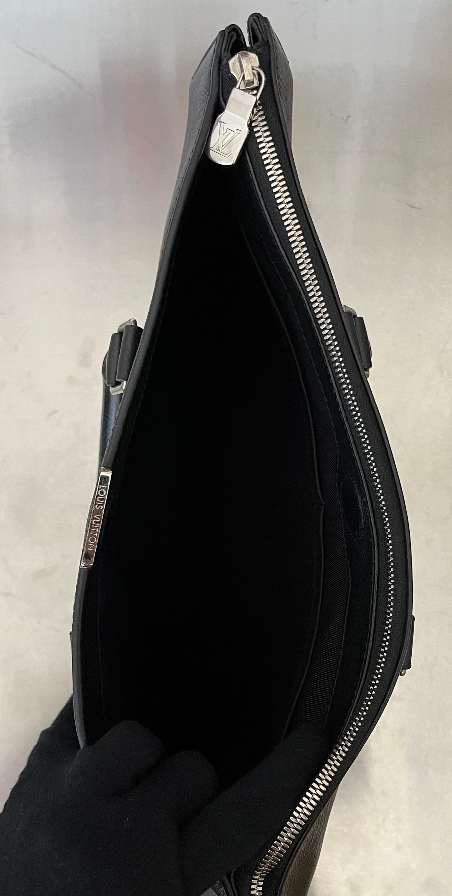 Louis Vuitton Anton