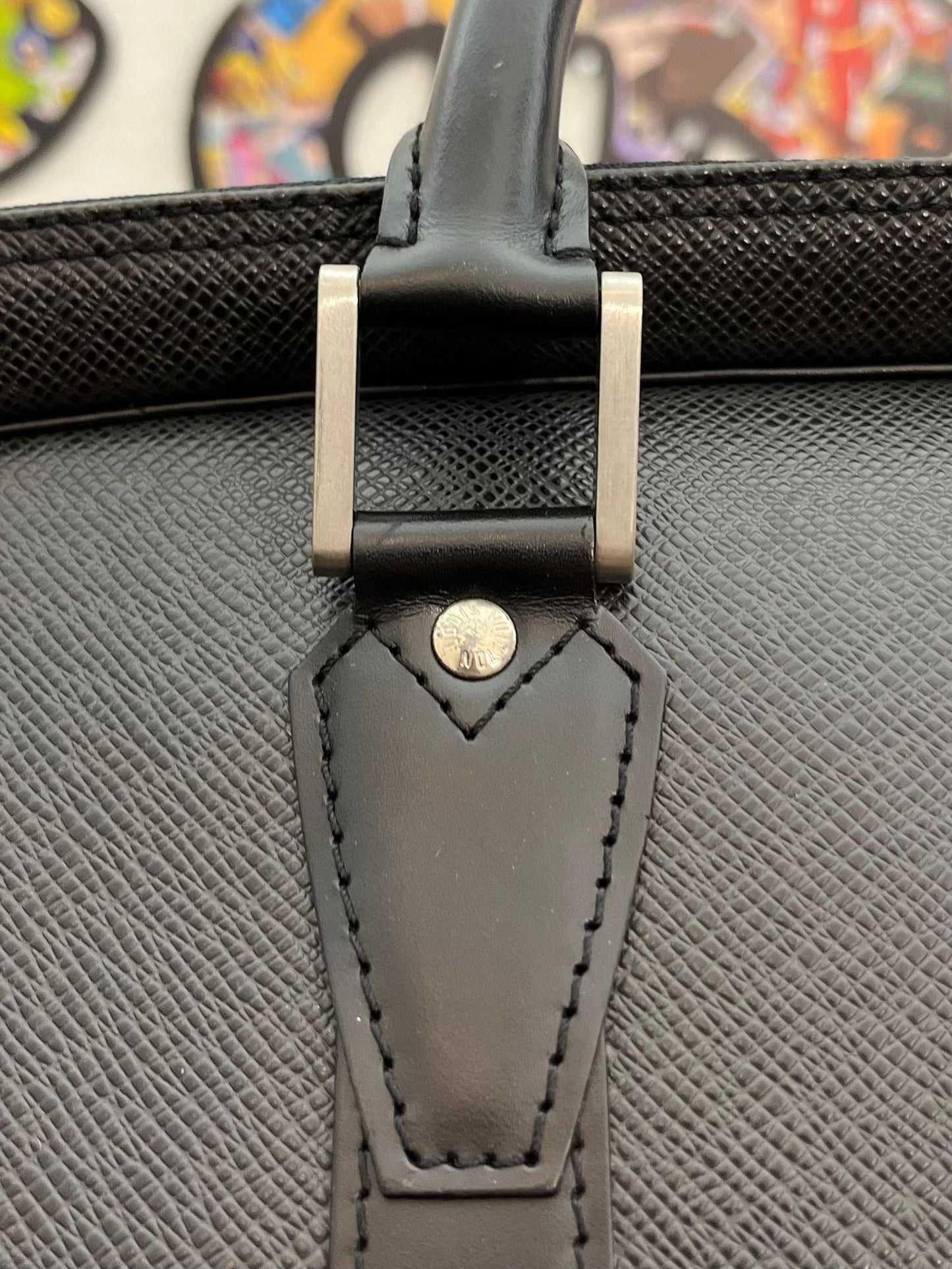 Louis Vuitton Helanga Taiga