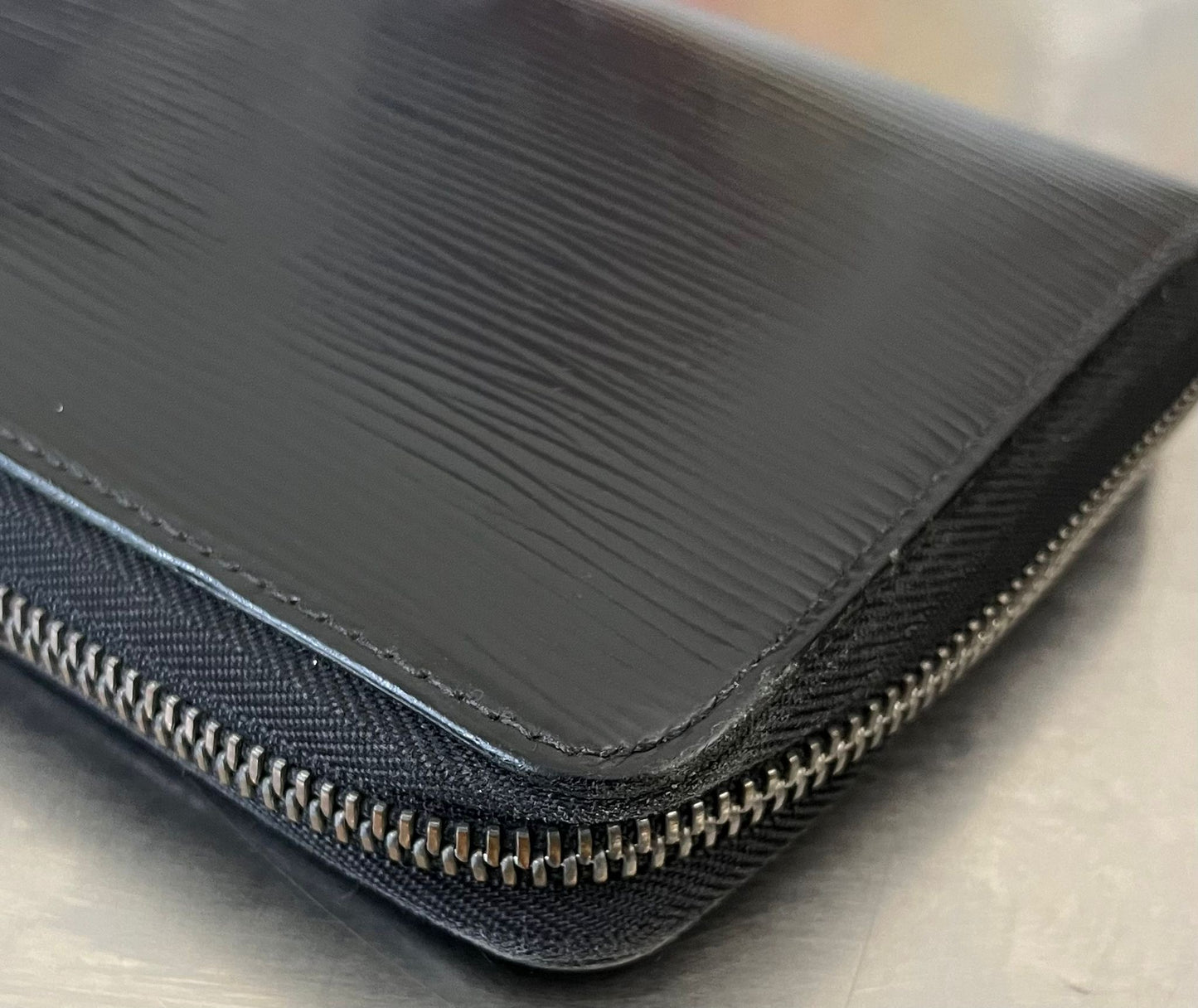 Louis Vuitton Zippy Organizer Epi